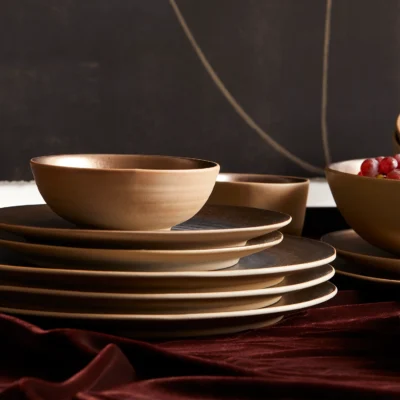 Akita Stoneware, 16-Piece Dinnerware Set