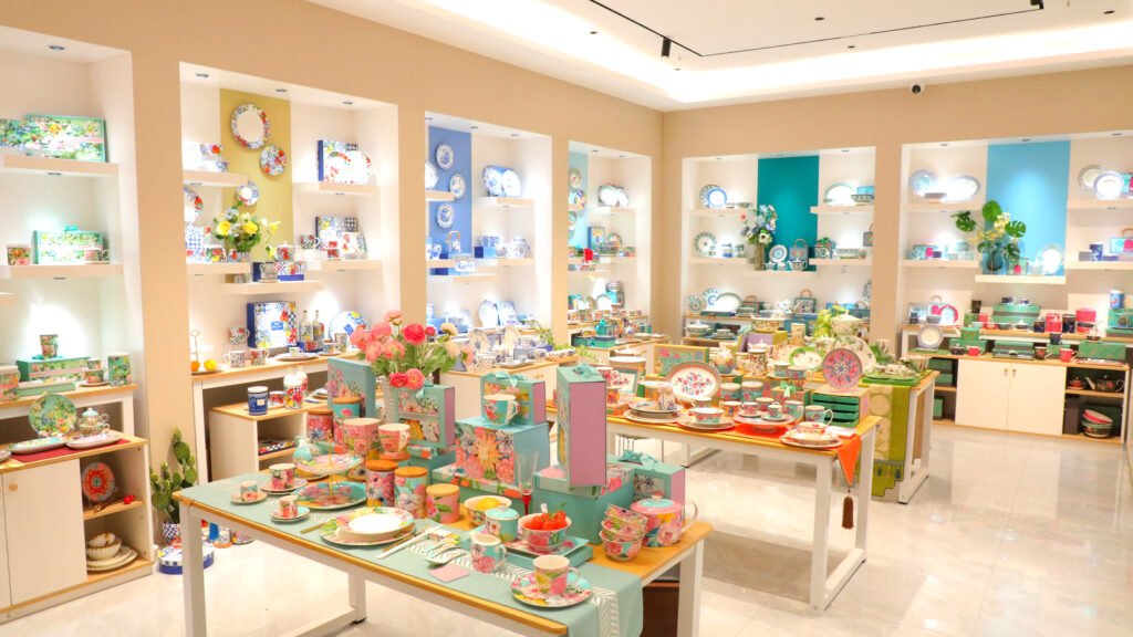 ceramic dinnerware set showroom